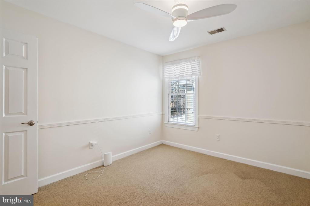 302 TSCHIFFELY SQUARE ROAD