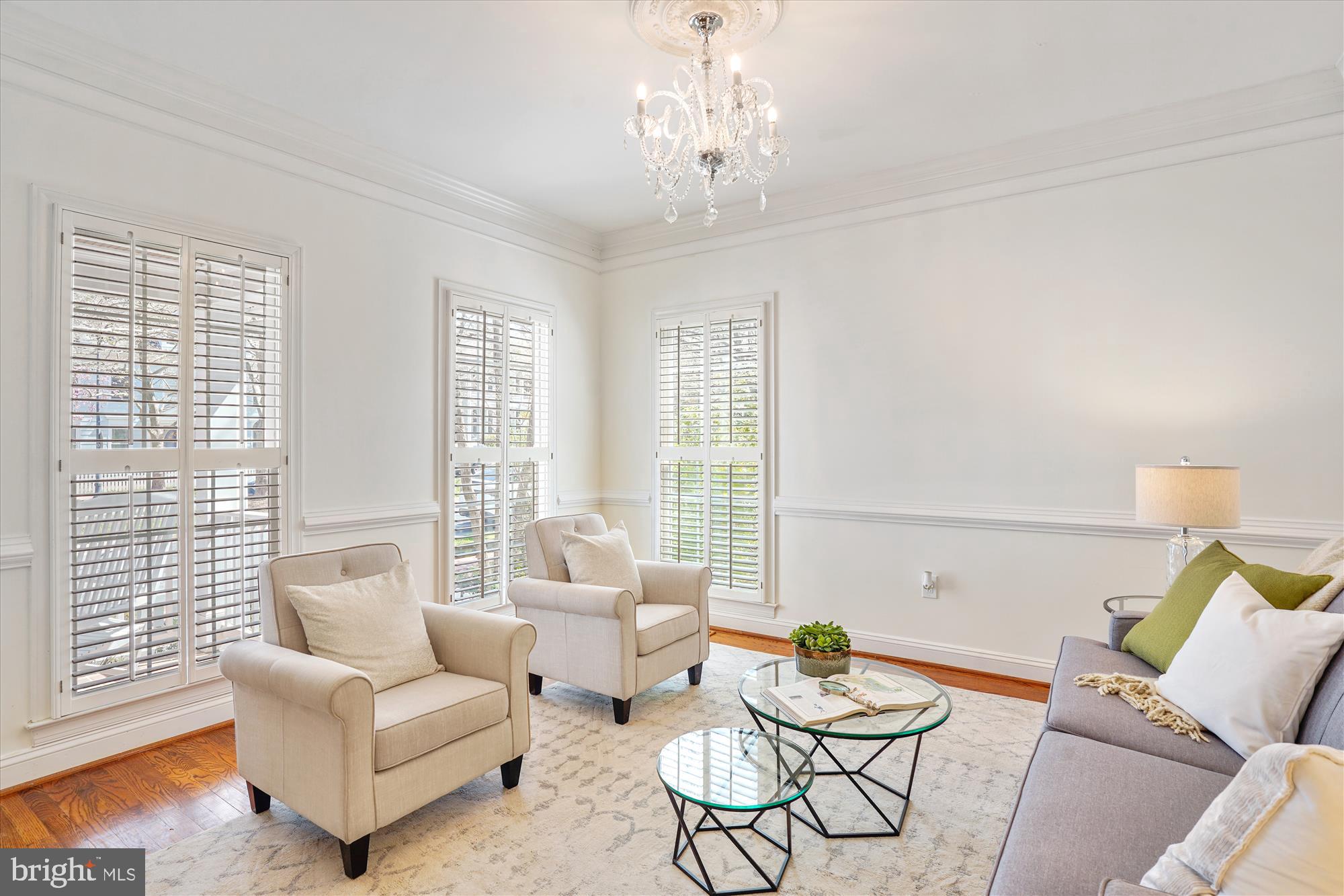 302 TSCHIFFELY SQUARE ROAD