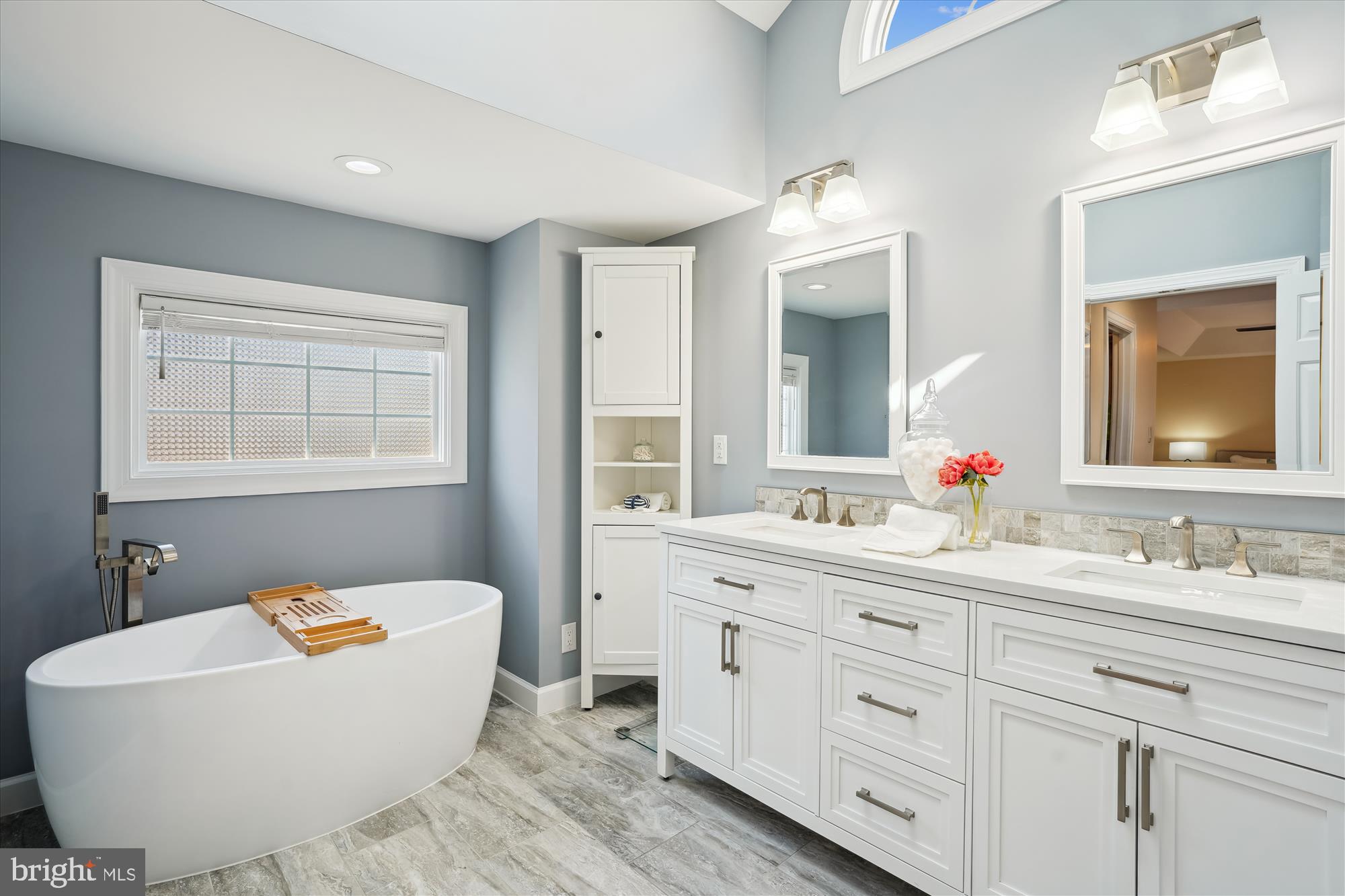 302 TSCHIFFELY SQUARE ROAD