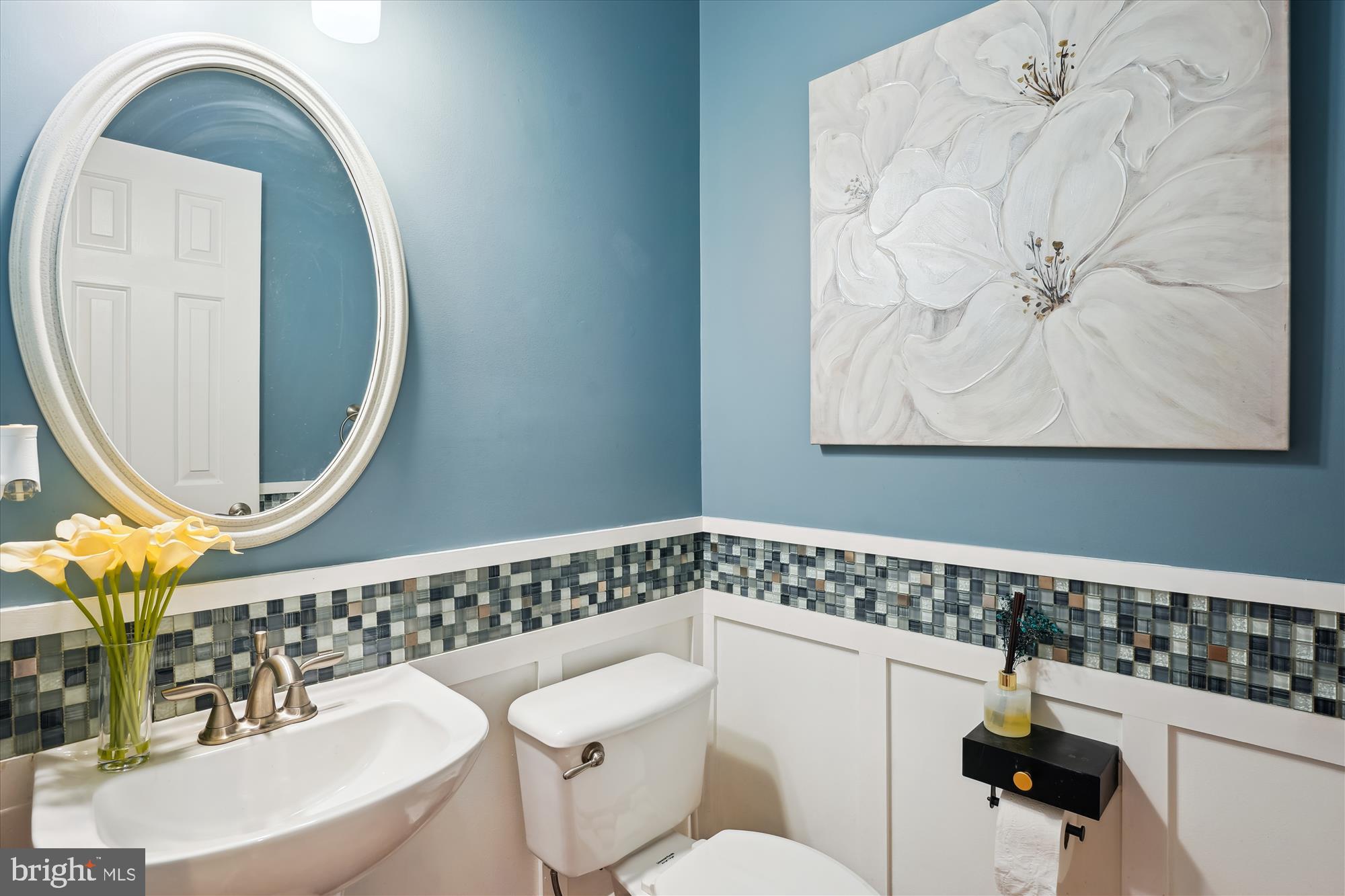 302 TSCHIFFELY SQUARE ROAD