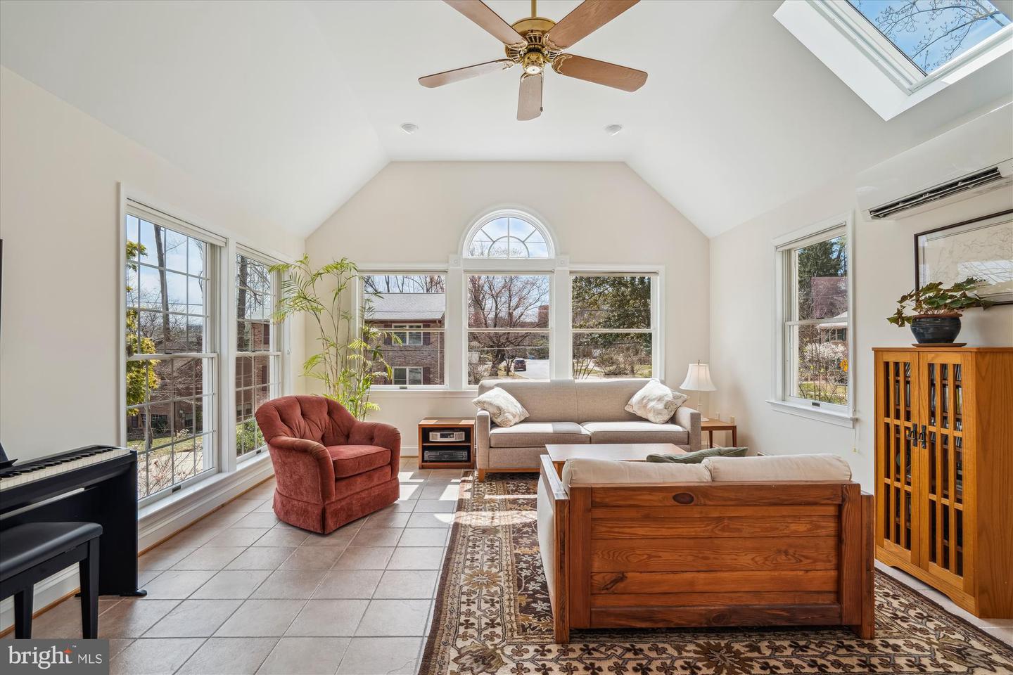 5218 Danbury Rd