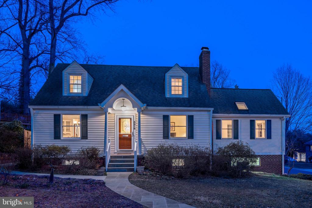 5218 Danbury Rd