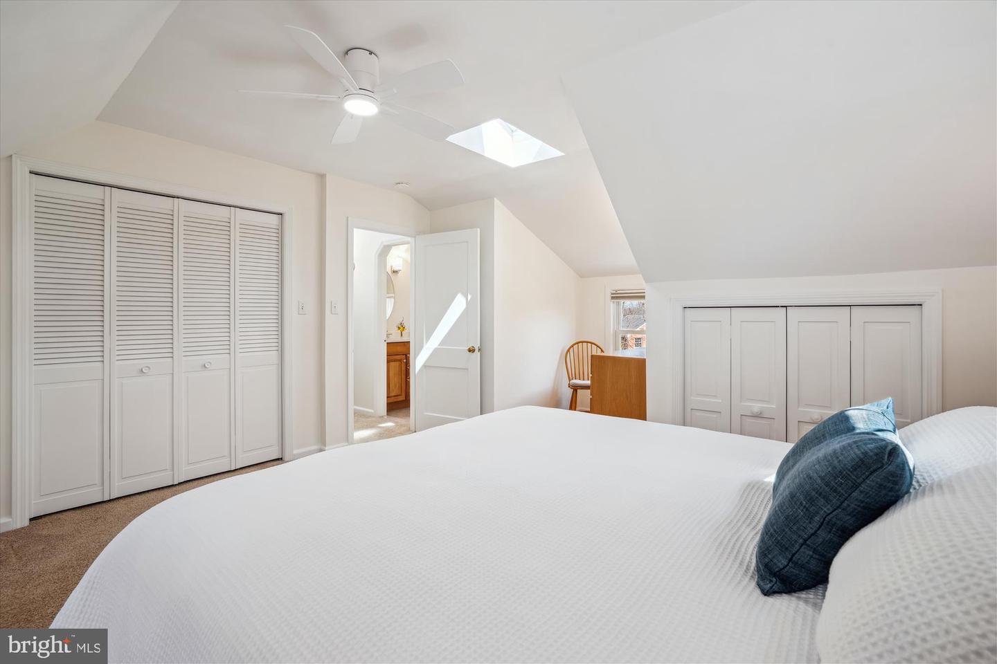 5218 Danbury Rd