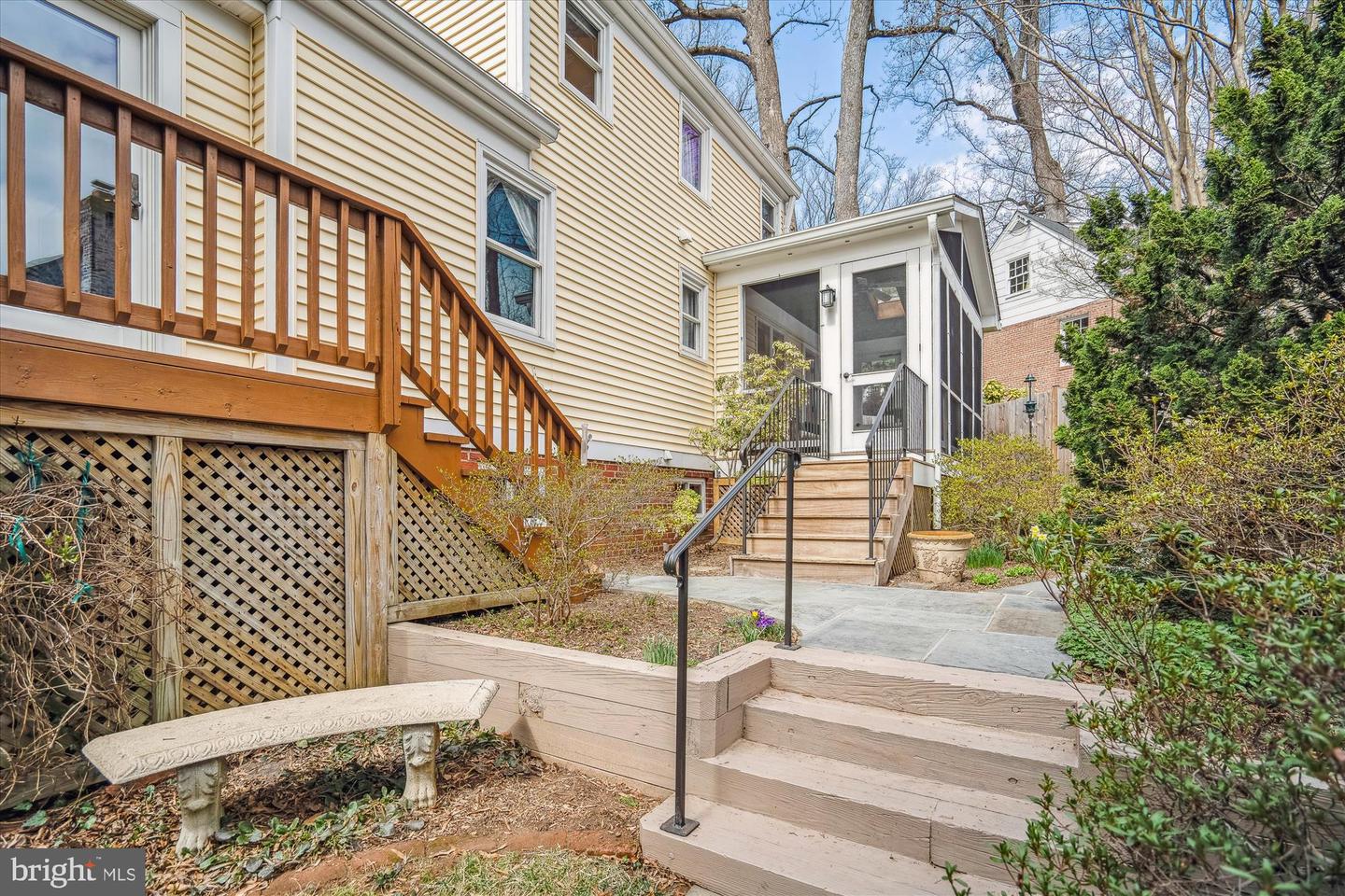 5218 Danbury Rd