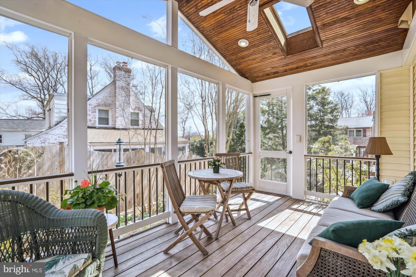 5218 Danbury Rd