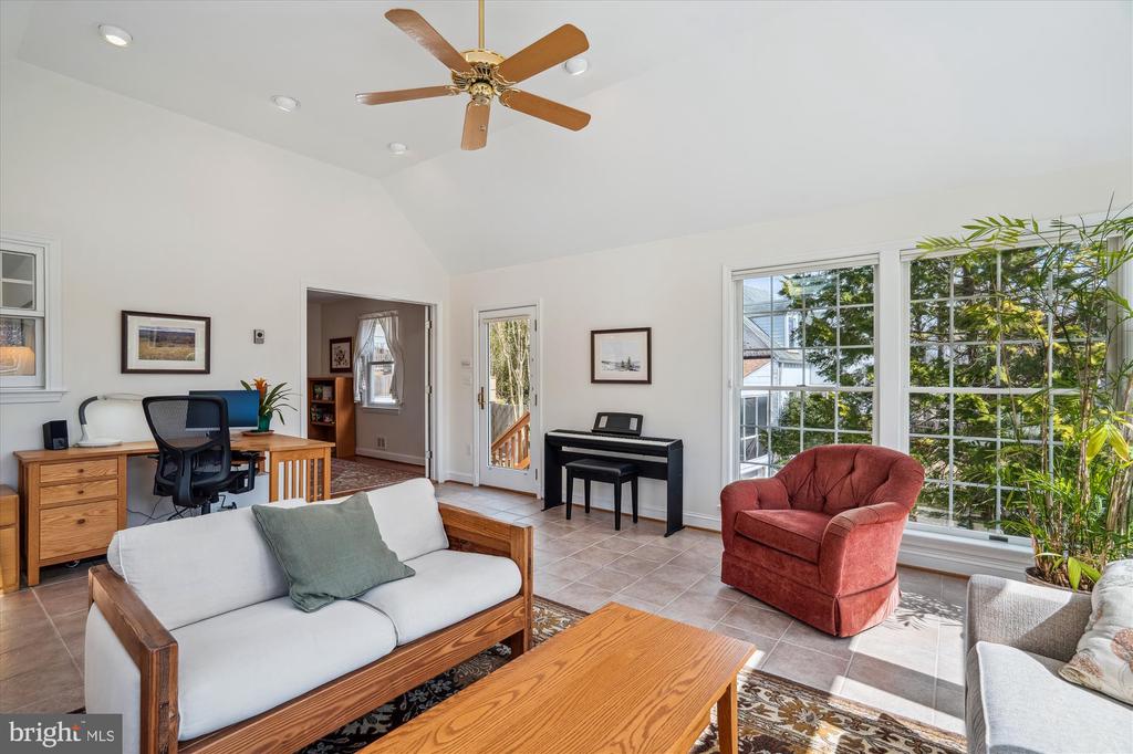 5218 Danbury Rd
