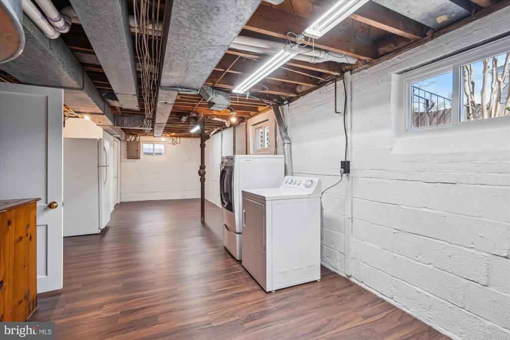 5218 Danbury Rd