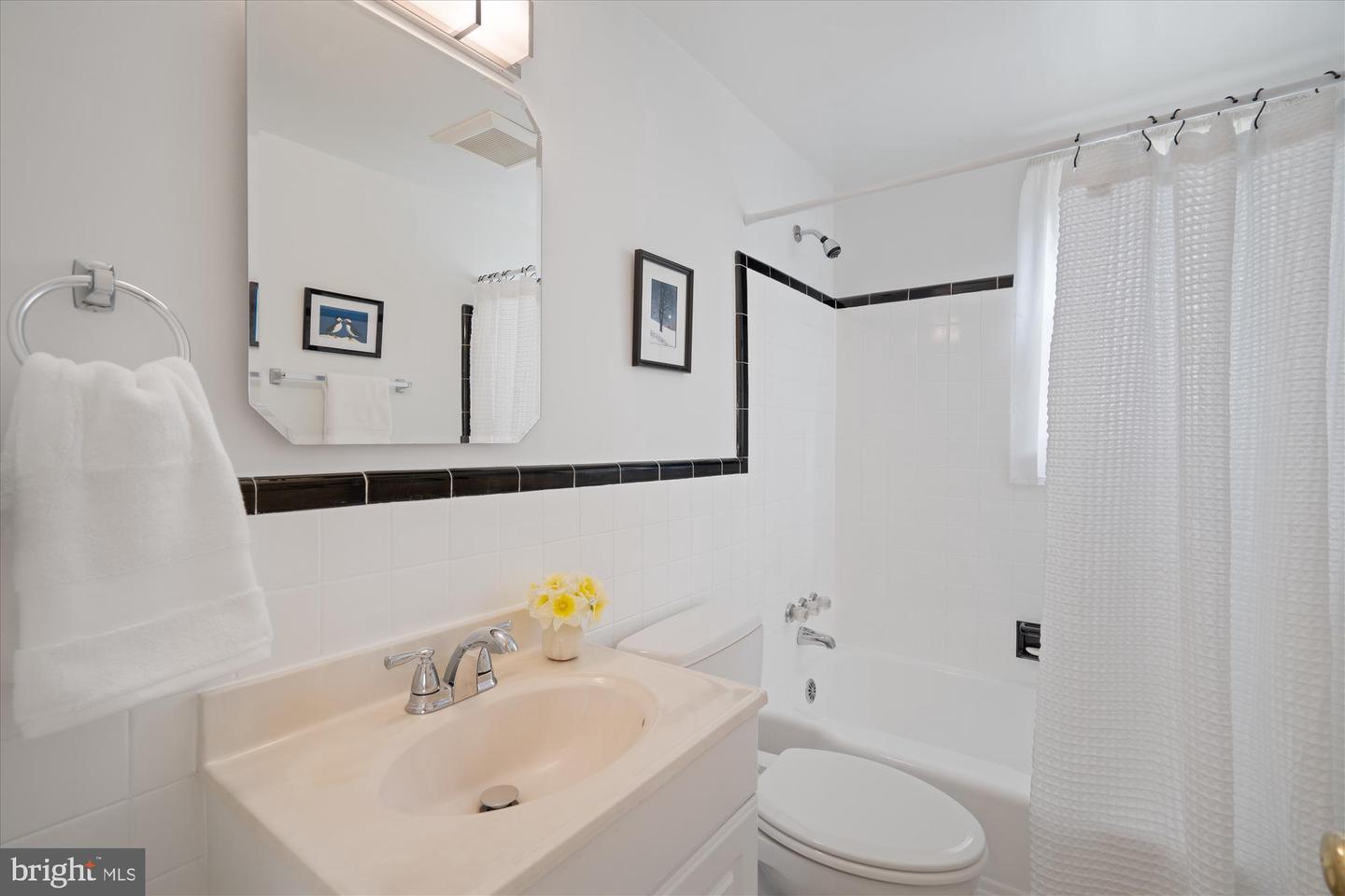 5218 Danbury Rd