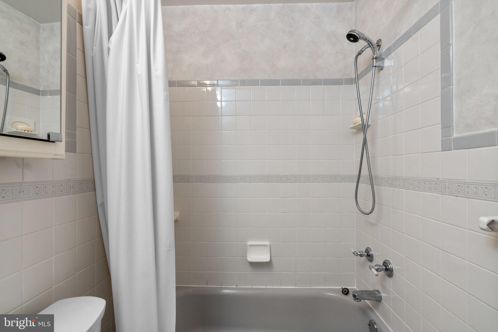 3428 Falling Green Rd