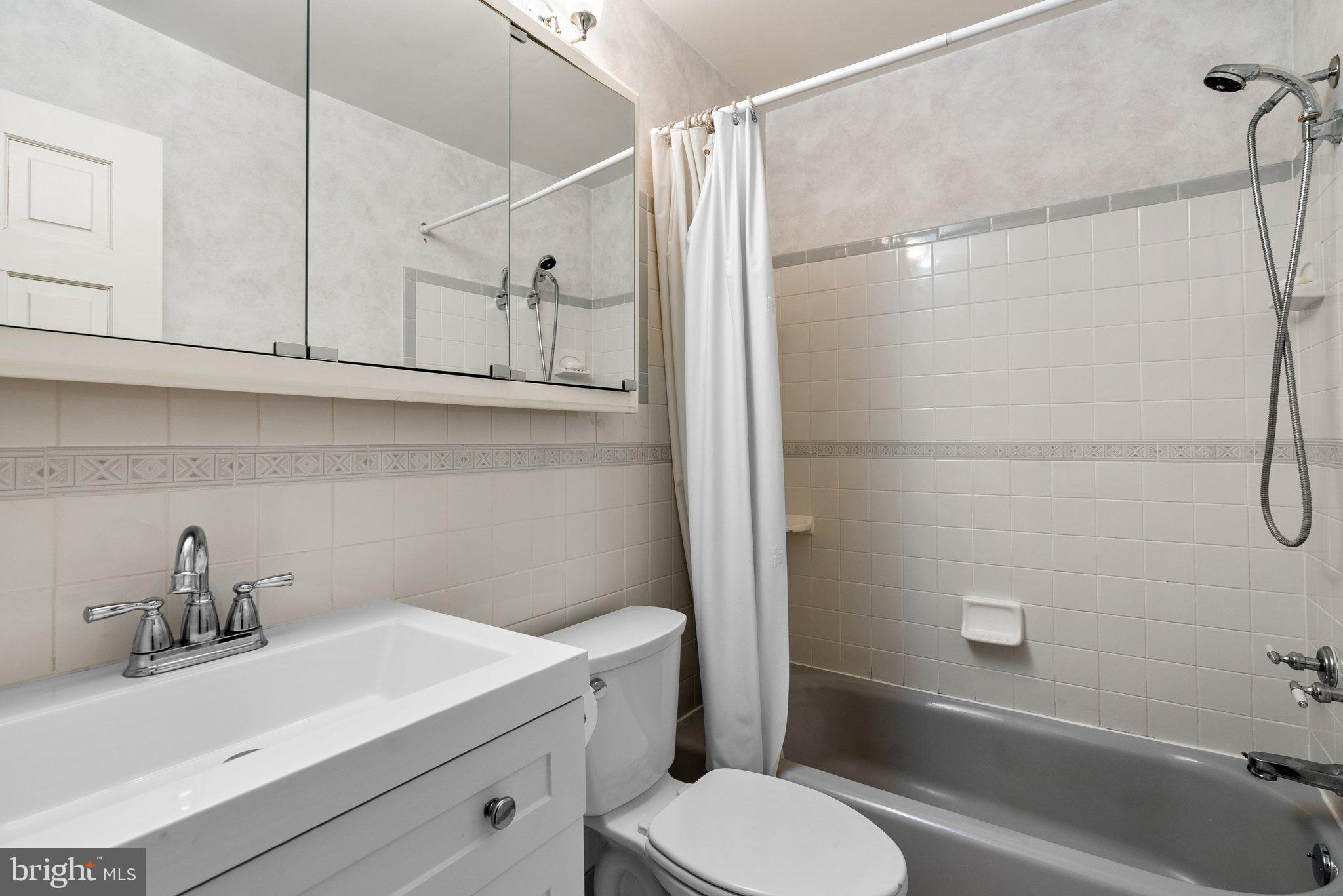 3428 Falling Green Rd