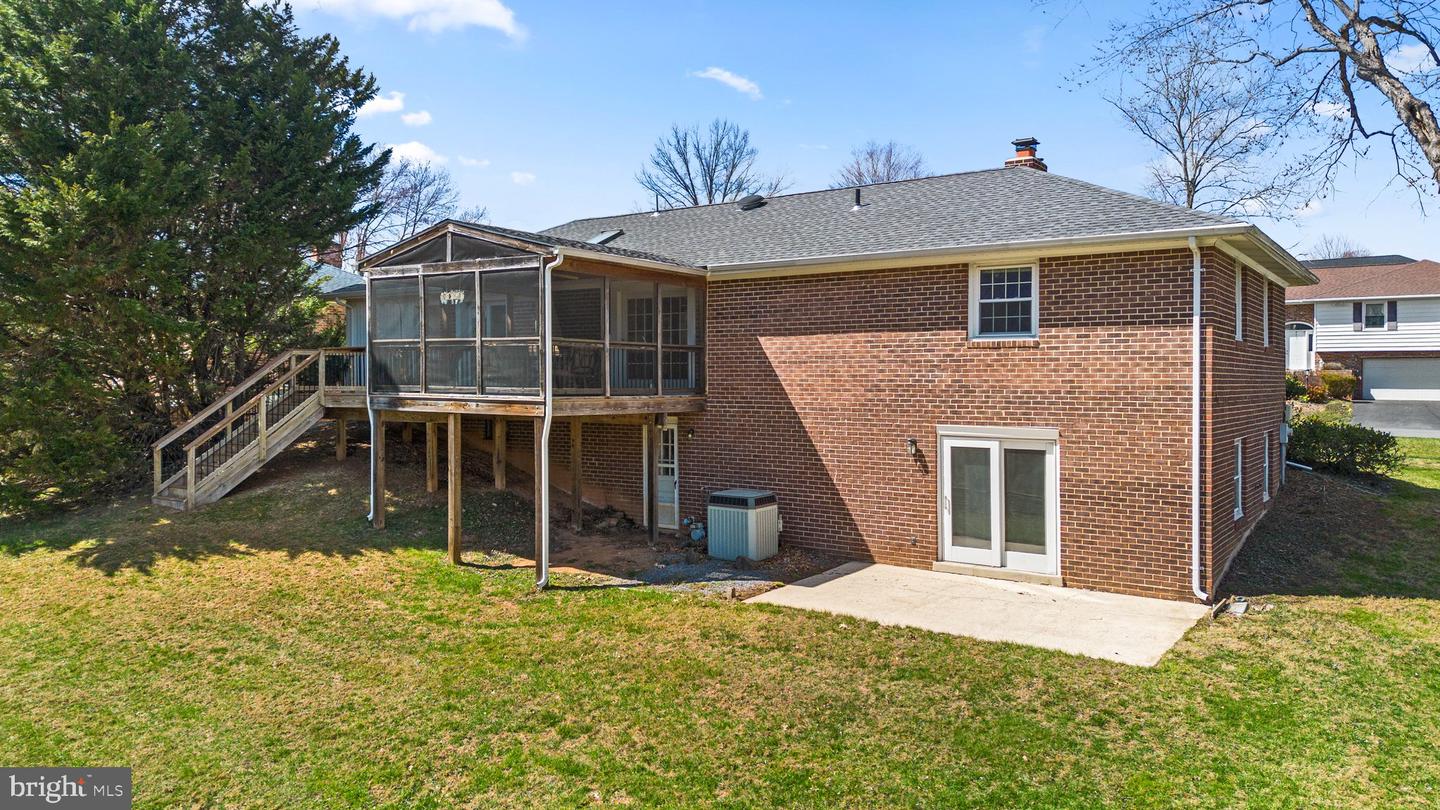 3428 Falling Green Rd