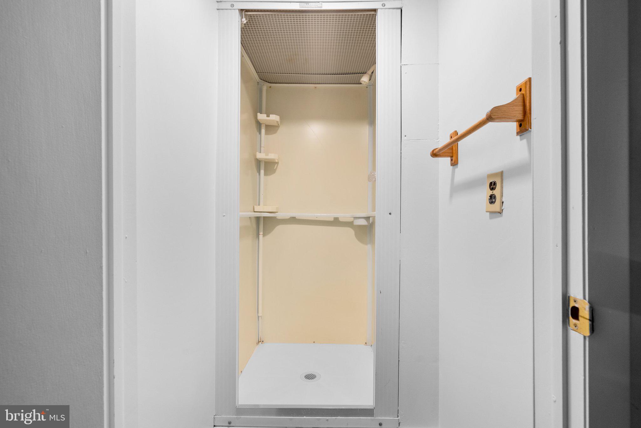 3428 Falling Green Rd