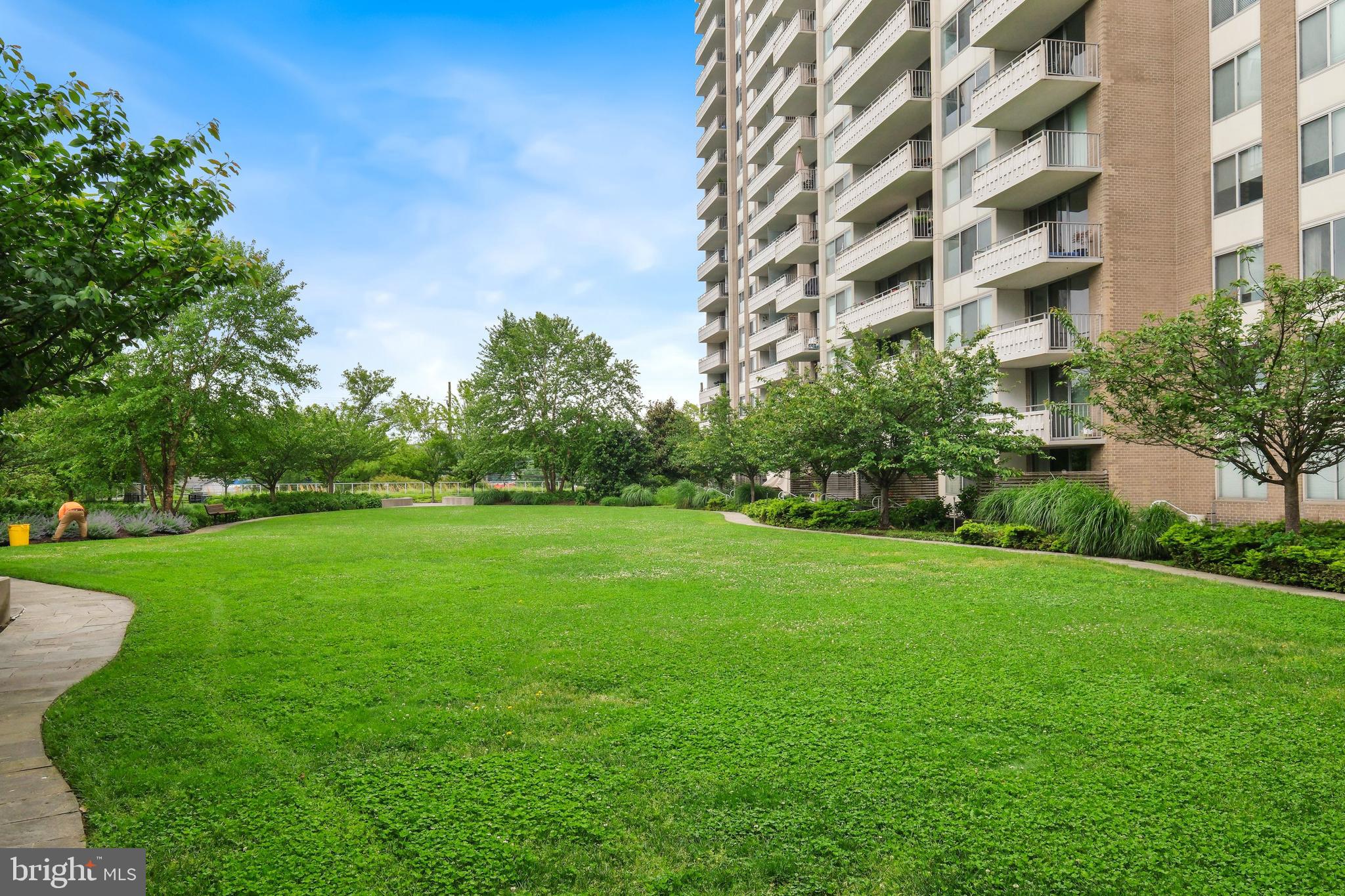 5101 River Rd #513