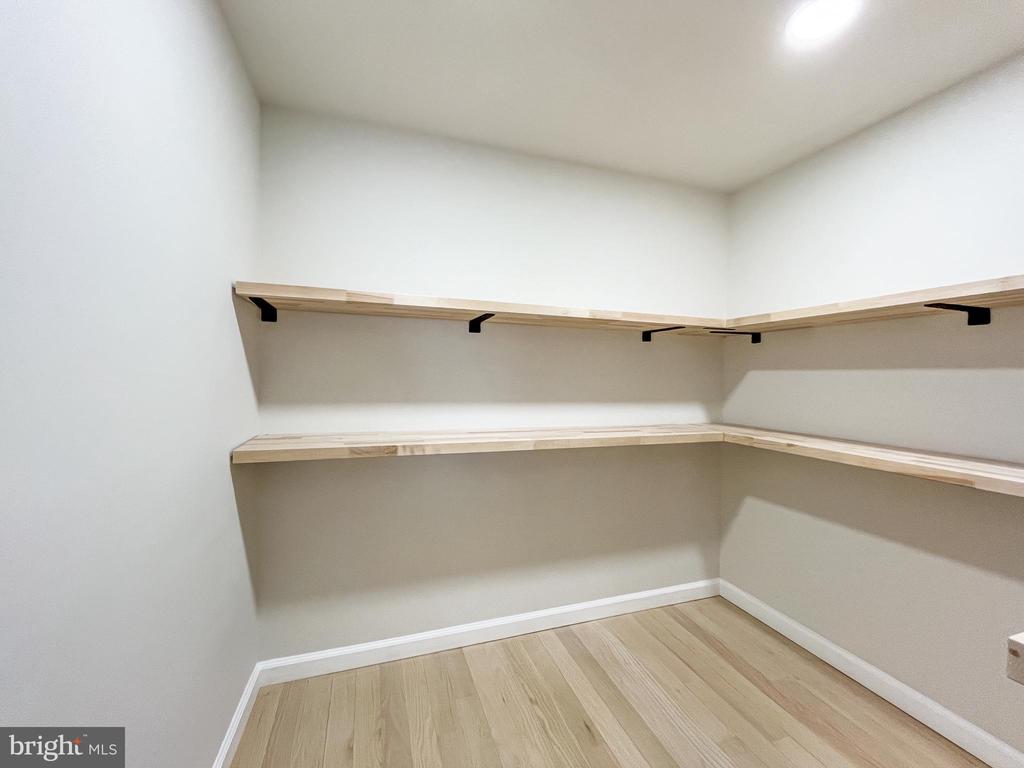 5713 Magic Mountain