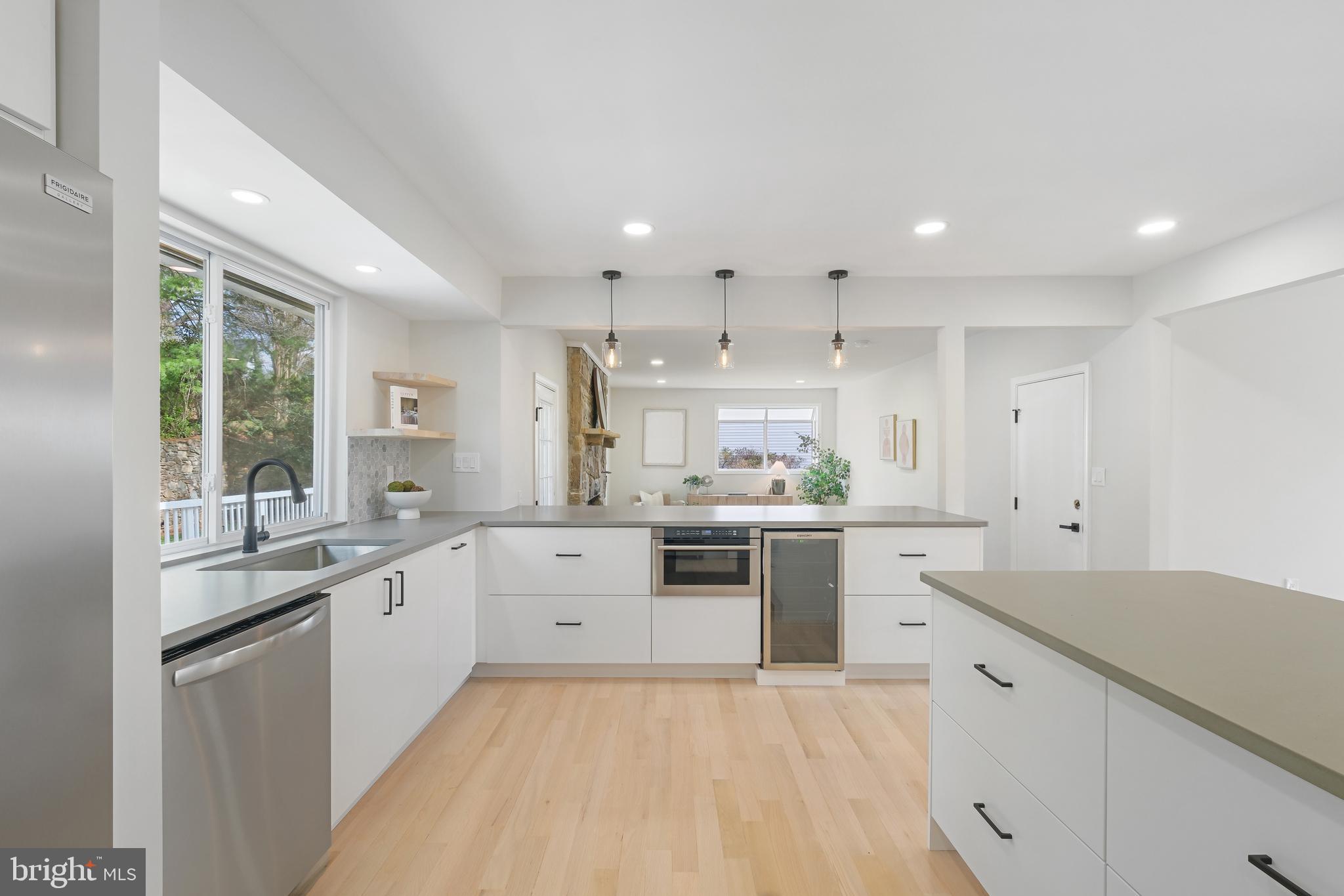 5713 Magic Mountain
