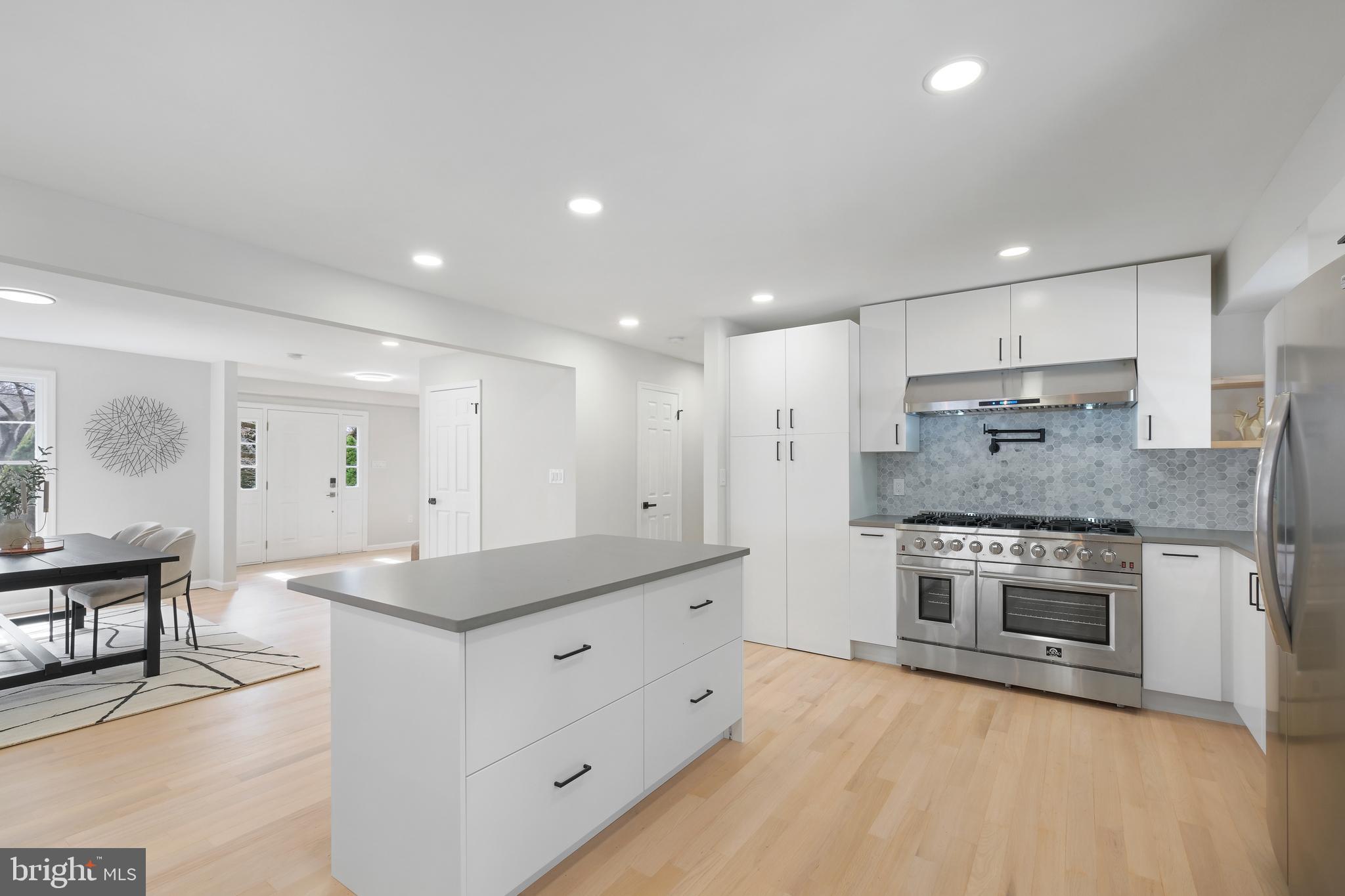 5713 Magic Mountain