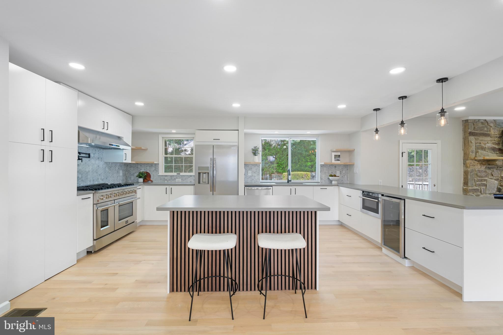 5713 Magic Mountain