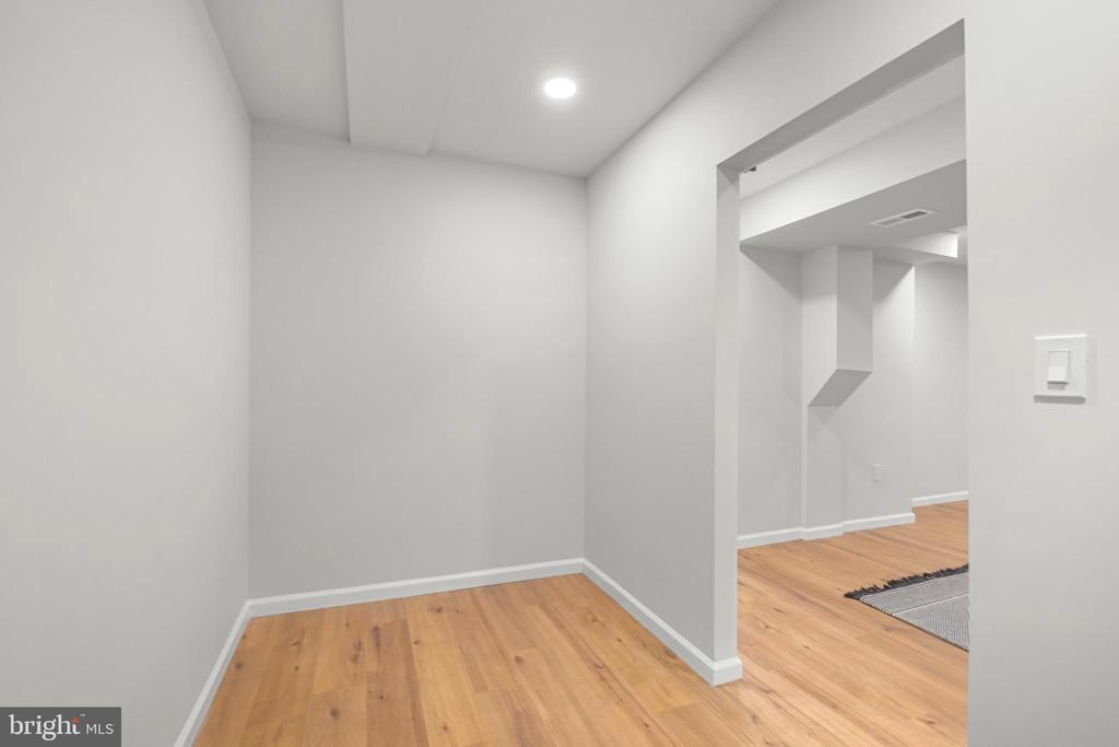 5713 Magic Mountain