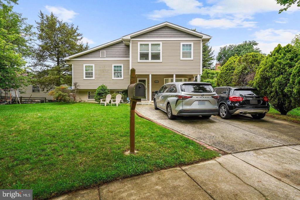 195 HARDY PL
