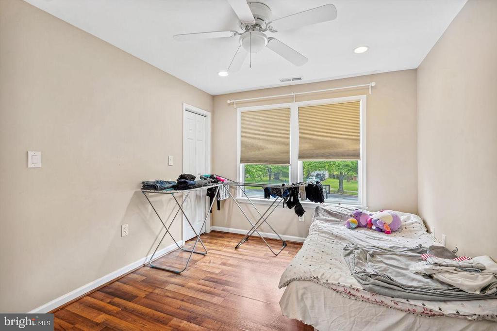 195 HARDY PL