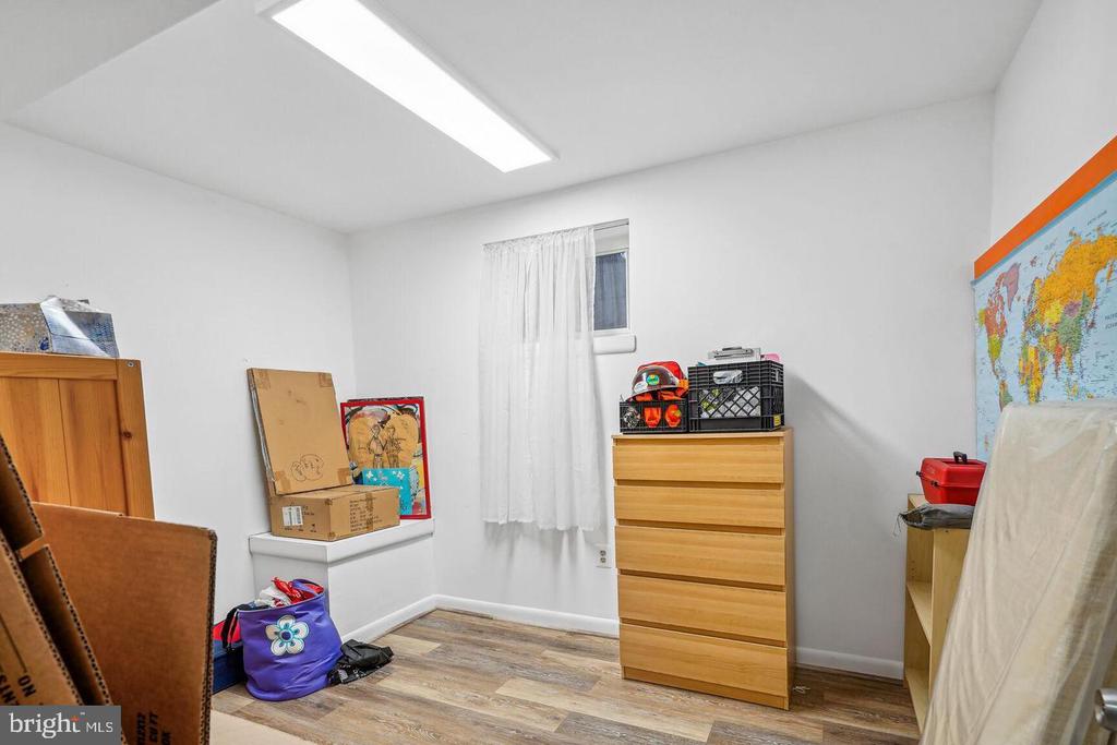 195 HARDY PL