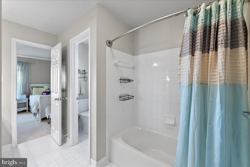 23217 LINDEN VALE DRIVE