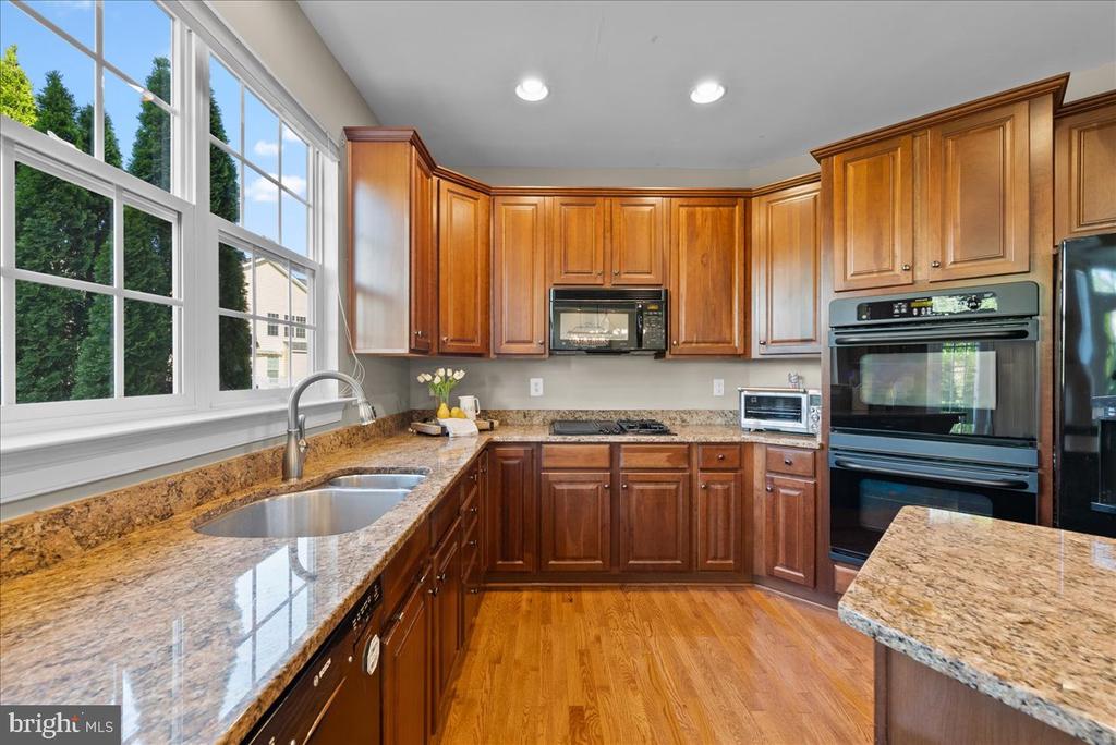 23217 LINDEN VALE DRIVE
