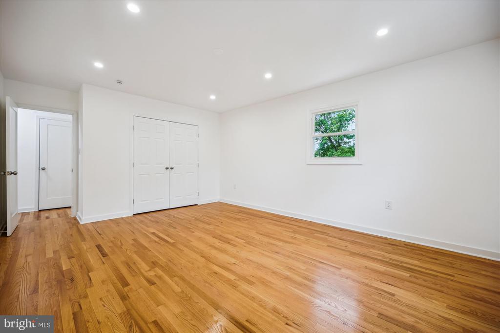 9915 JULLIARD DRIVE