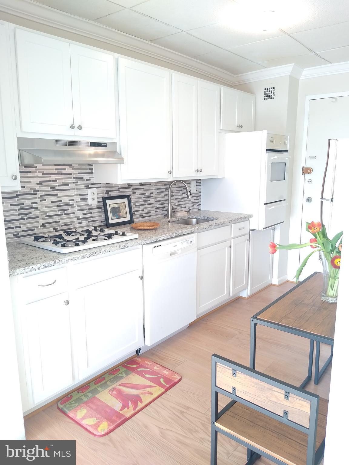 10401 GROSVENOR #1018