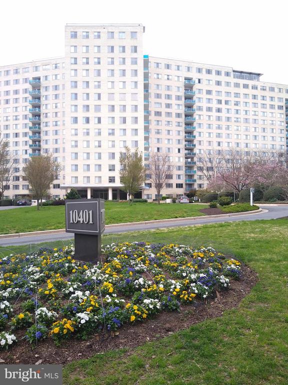 10401 GROSVENOR #1018