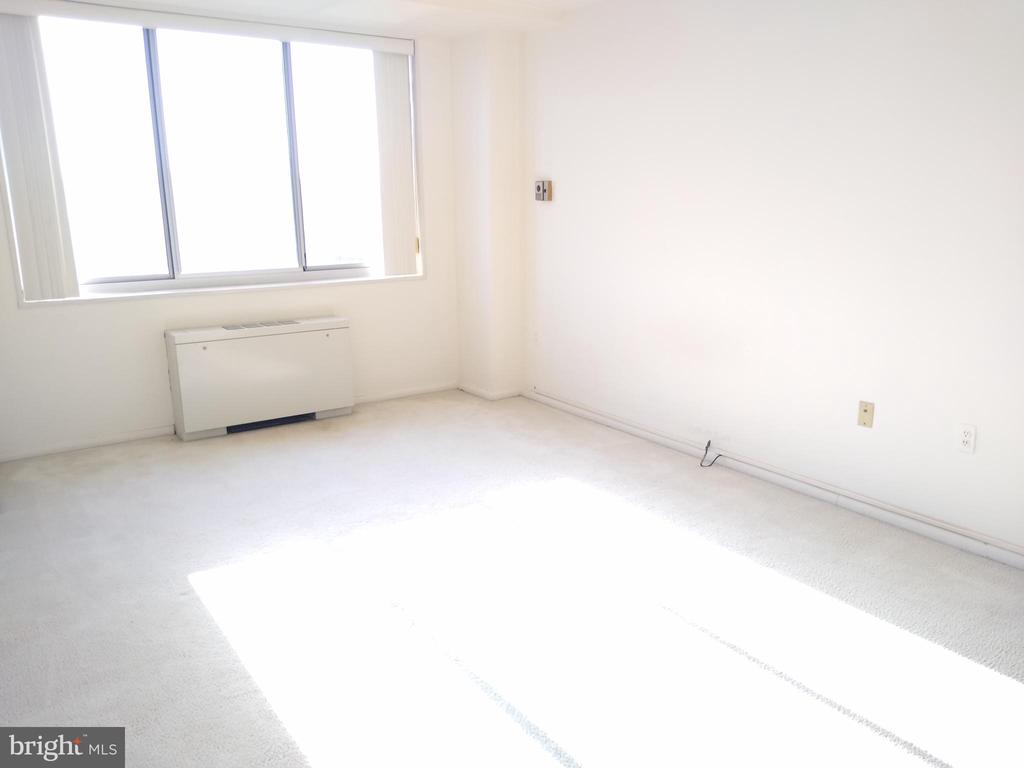 10401 GROSVENOR #1018