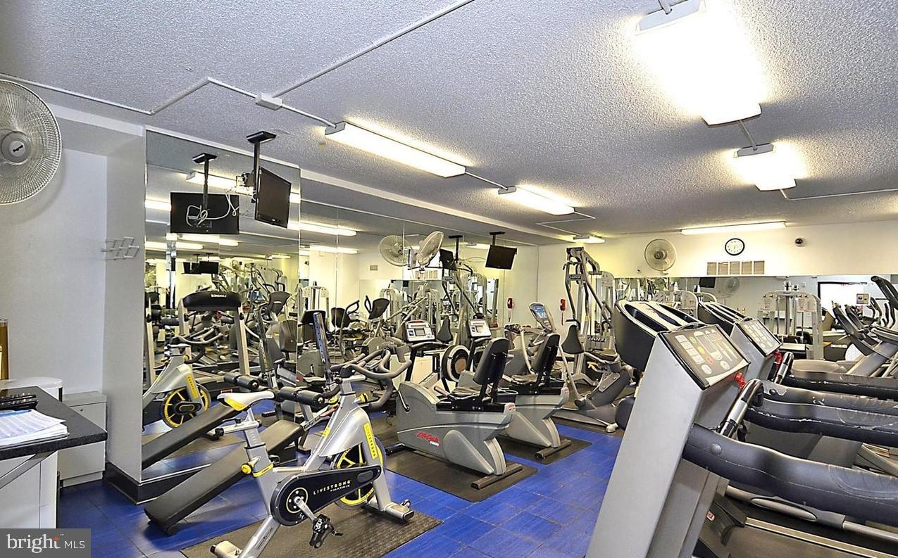 10401 GROSVENOR #1018