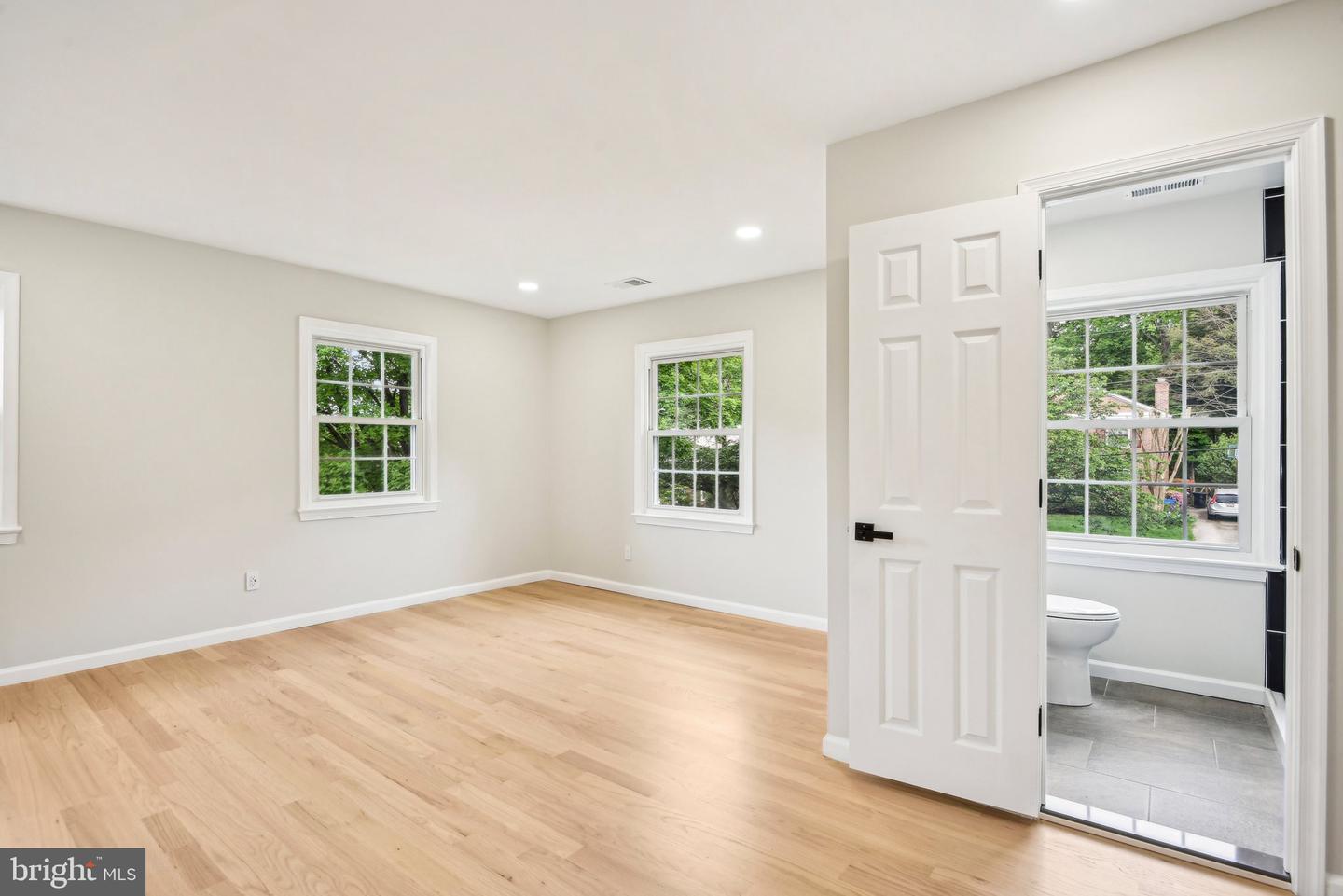 11710 Magruder Ln