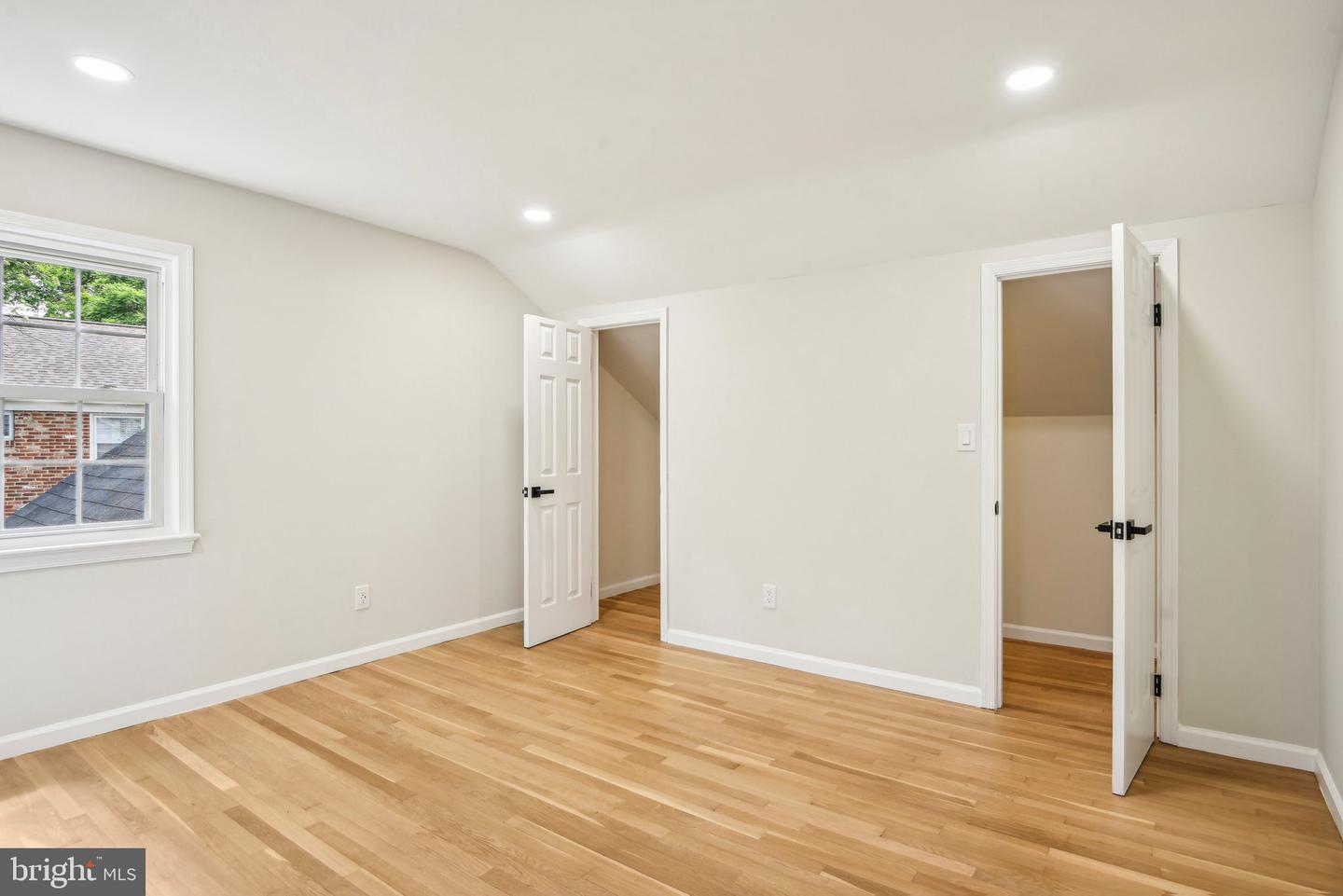 11710 Magruder Ln