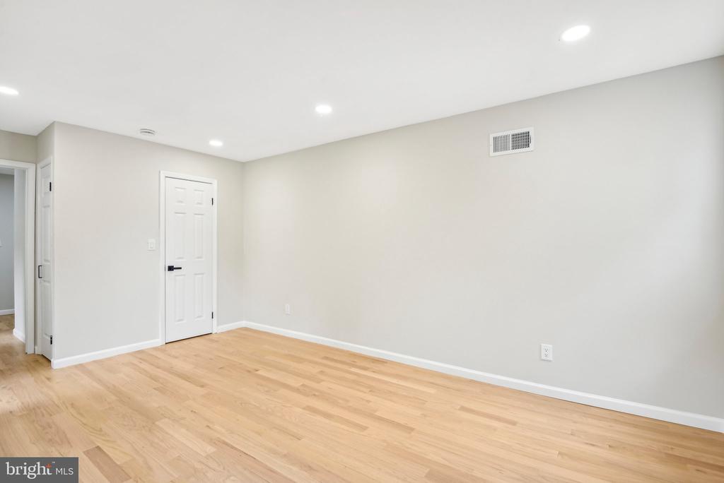 11710 Magruder Ln
