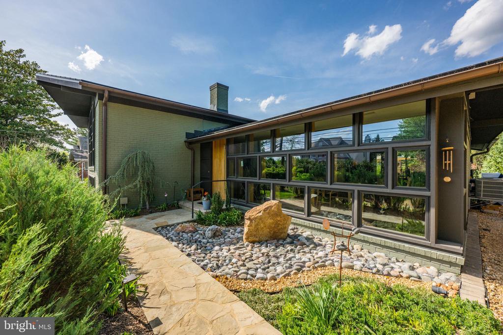 6109 GREENTREE ROAD