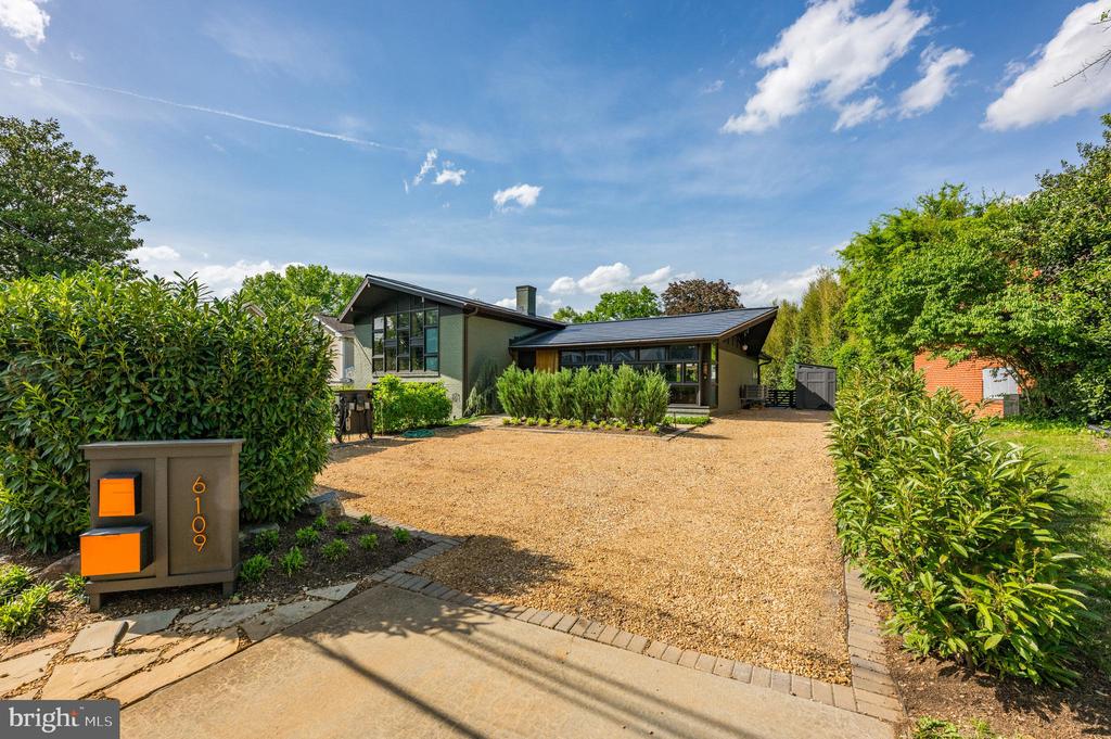 6109 GREENTREE ROAD