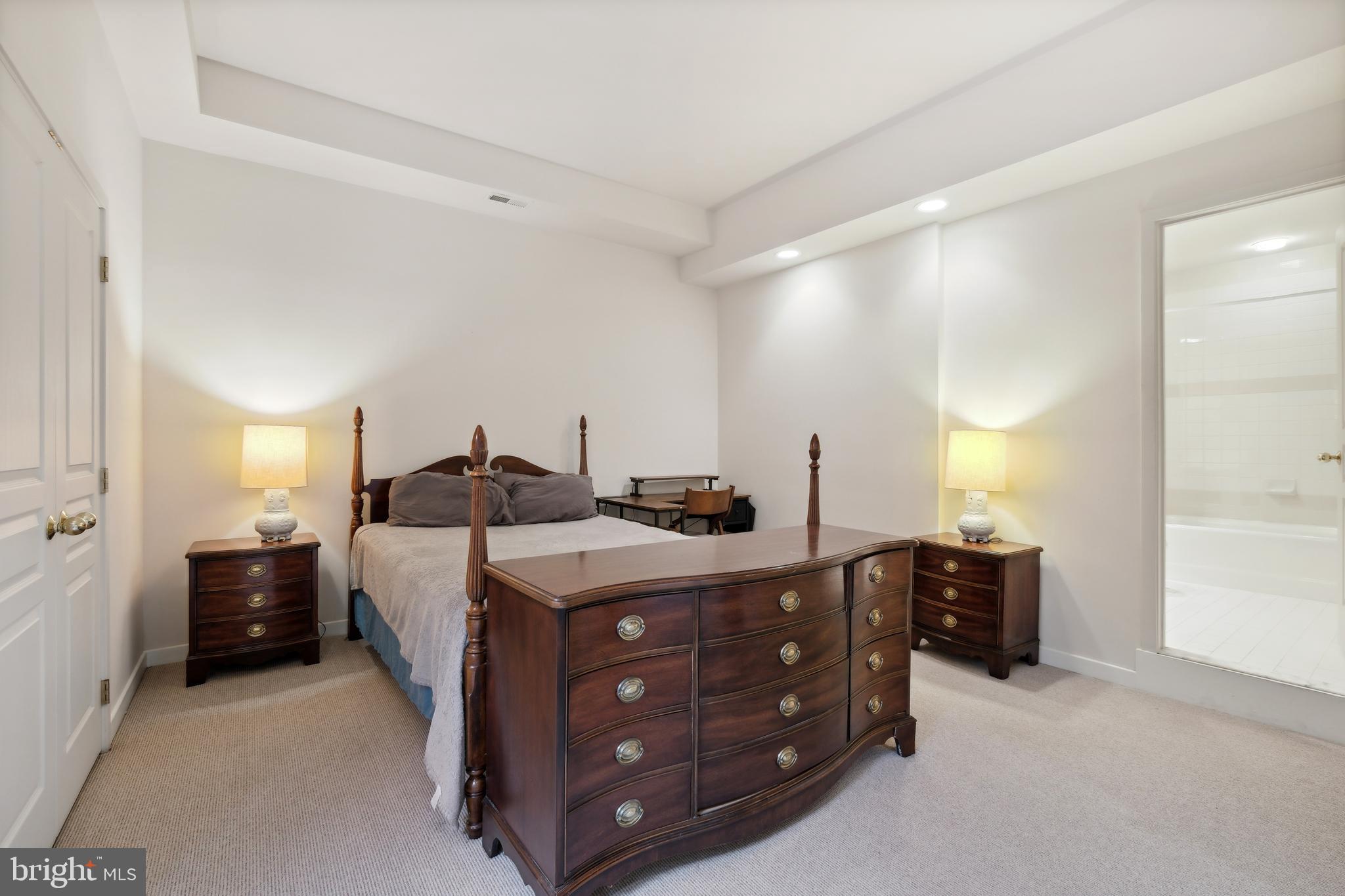 7005 NATELLI WOODS LN