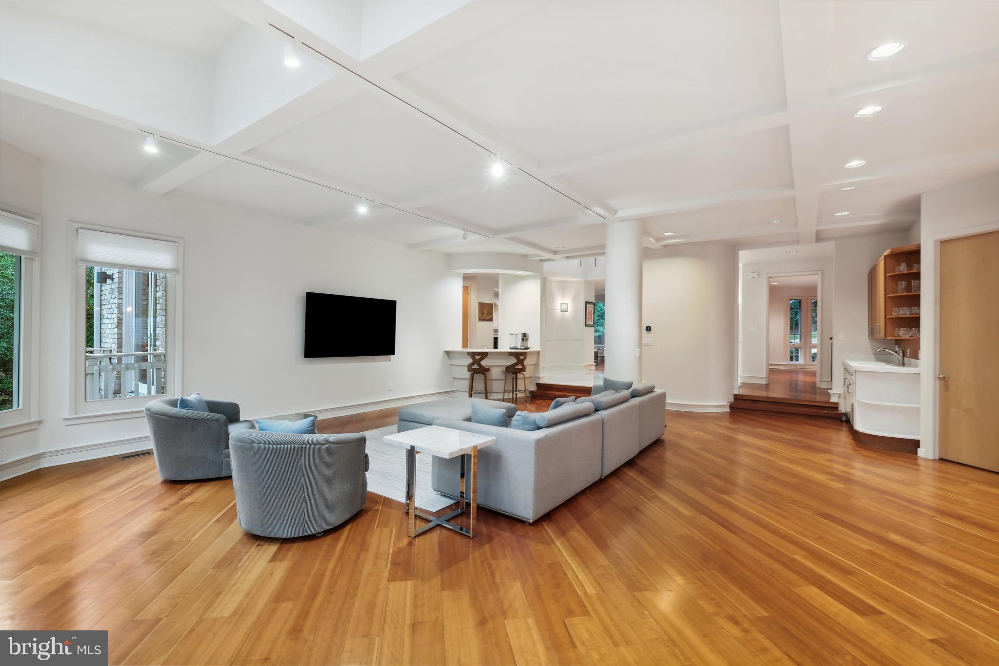 7005 NATELLI WOODS LN