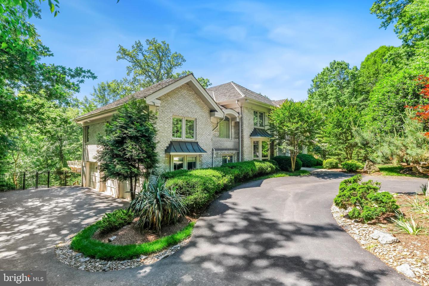 7005 Natelli Woods Ln