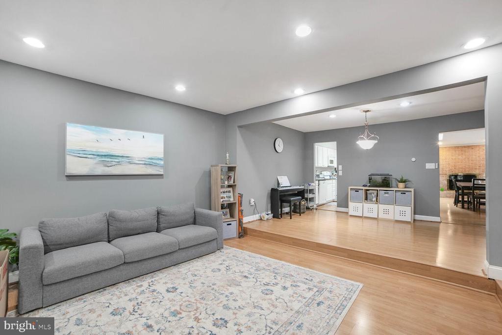12250 TILDENWOOD DR