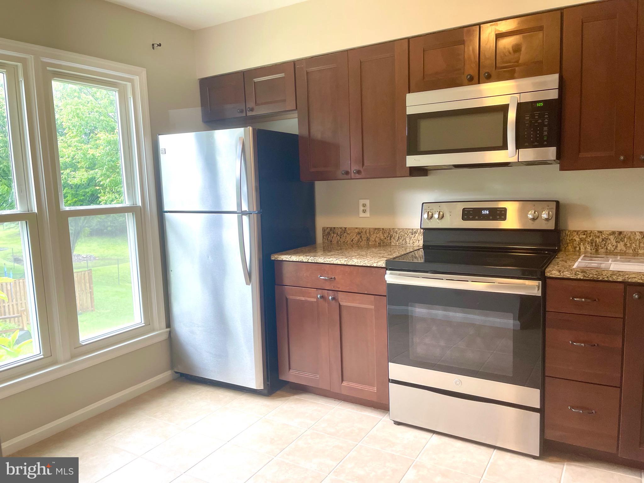 11019 CANDLELIGHT LANE 11019