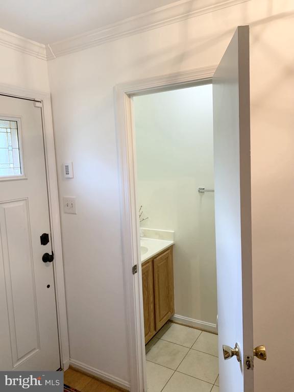 11019 CANDLELIGHT LANE 11019