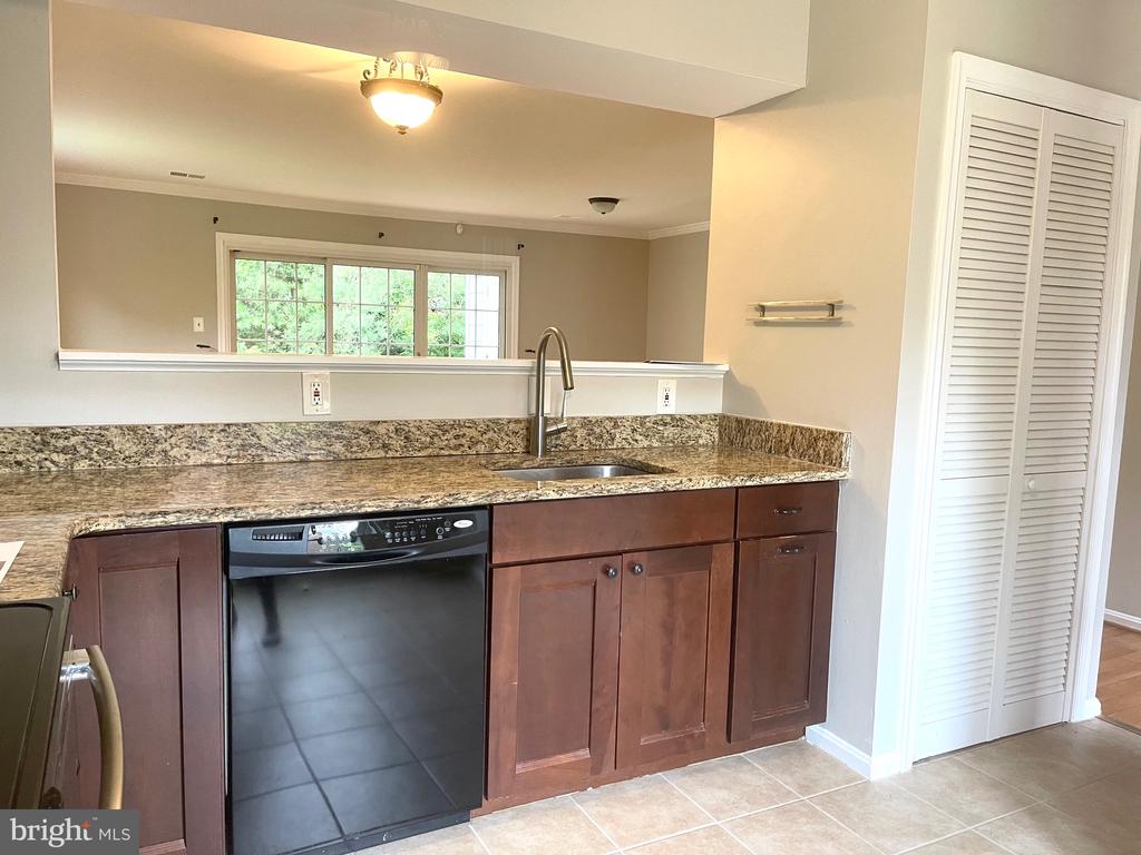 11019 CANDLELIGHT LANE 11019