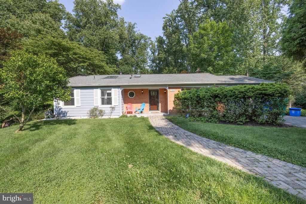 11211 WHISPERWOOD