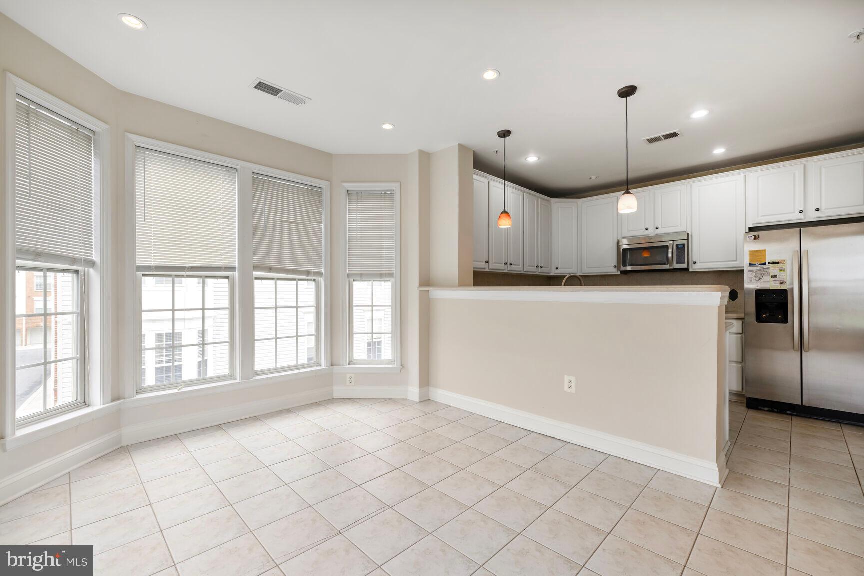 305 REDLAND BLVD #303