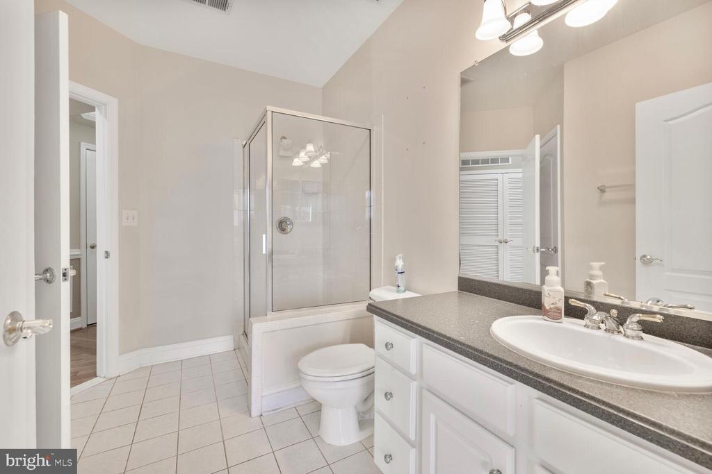 305 REDLAND BLVD #303
