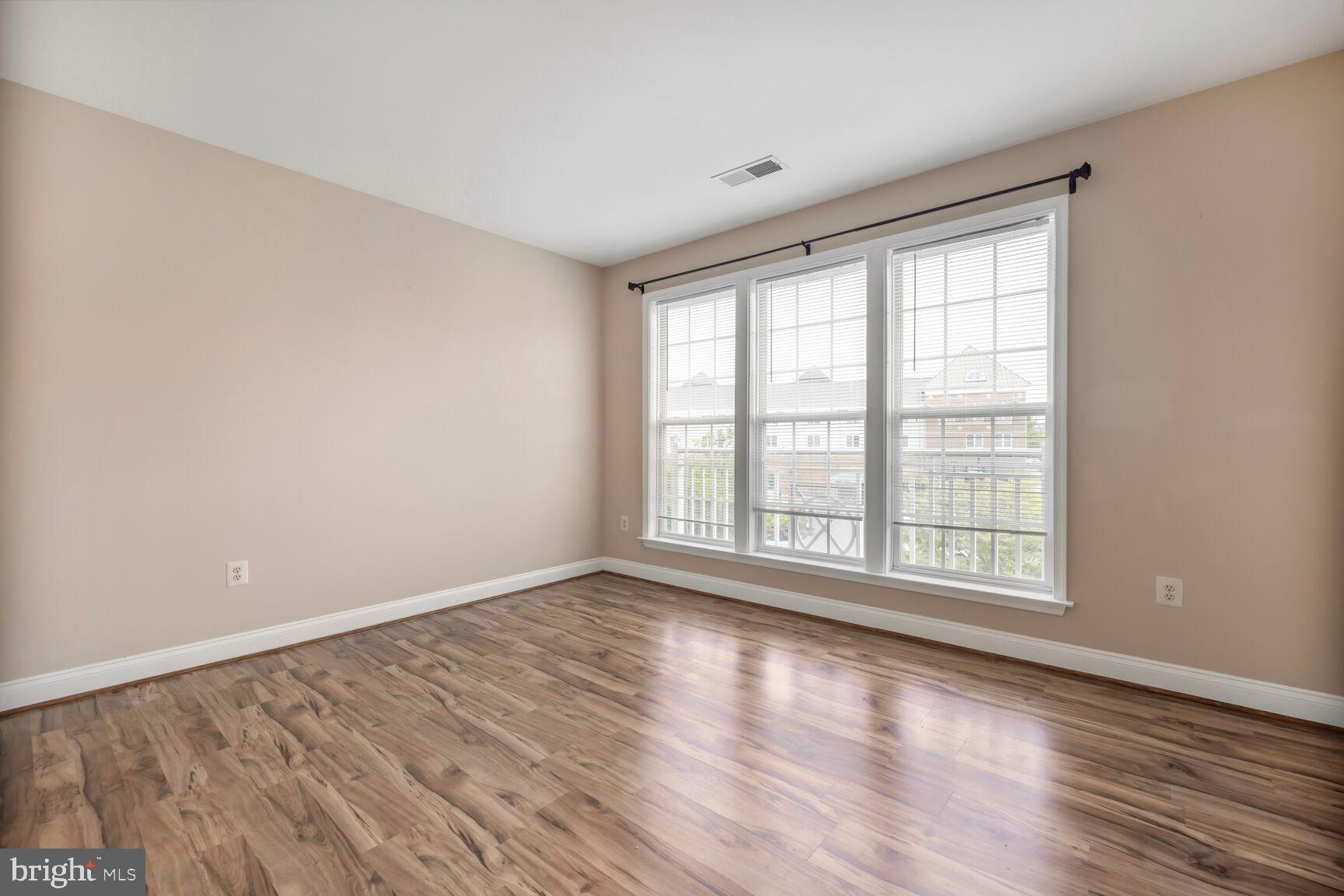 305 REDLAND BLVD #303