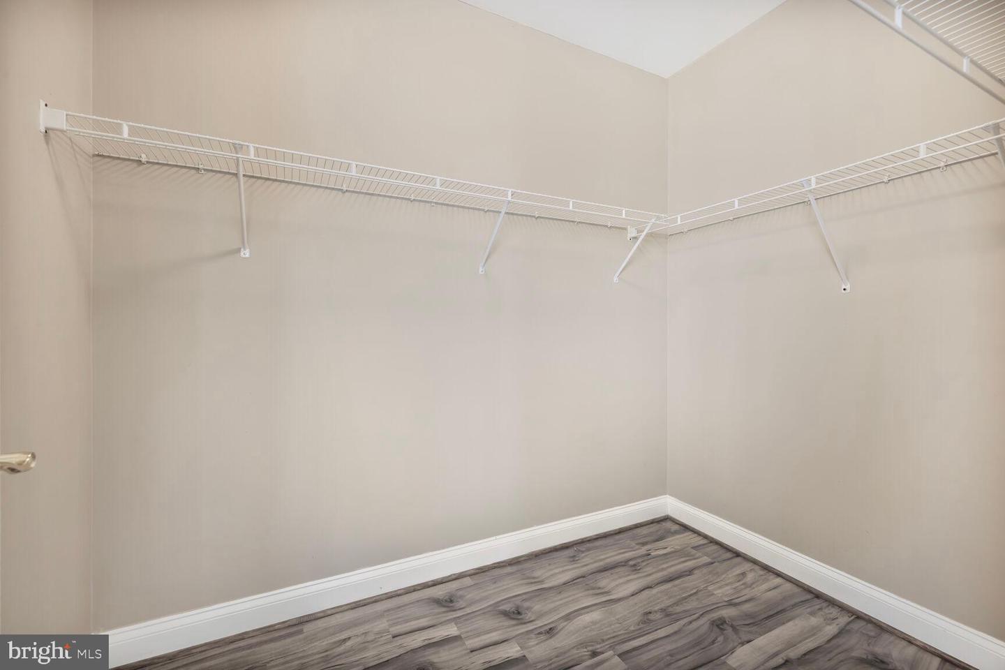 305 REDLAND BLVD #303