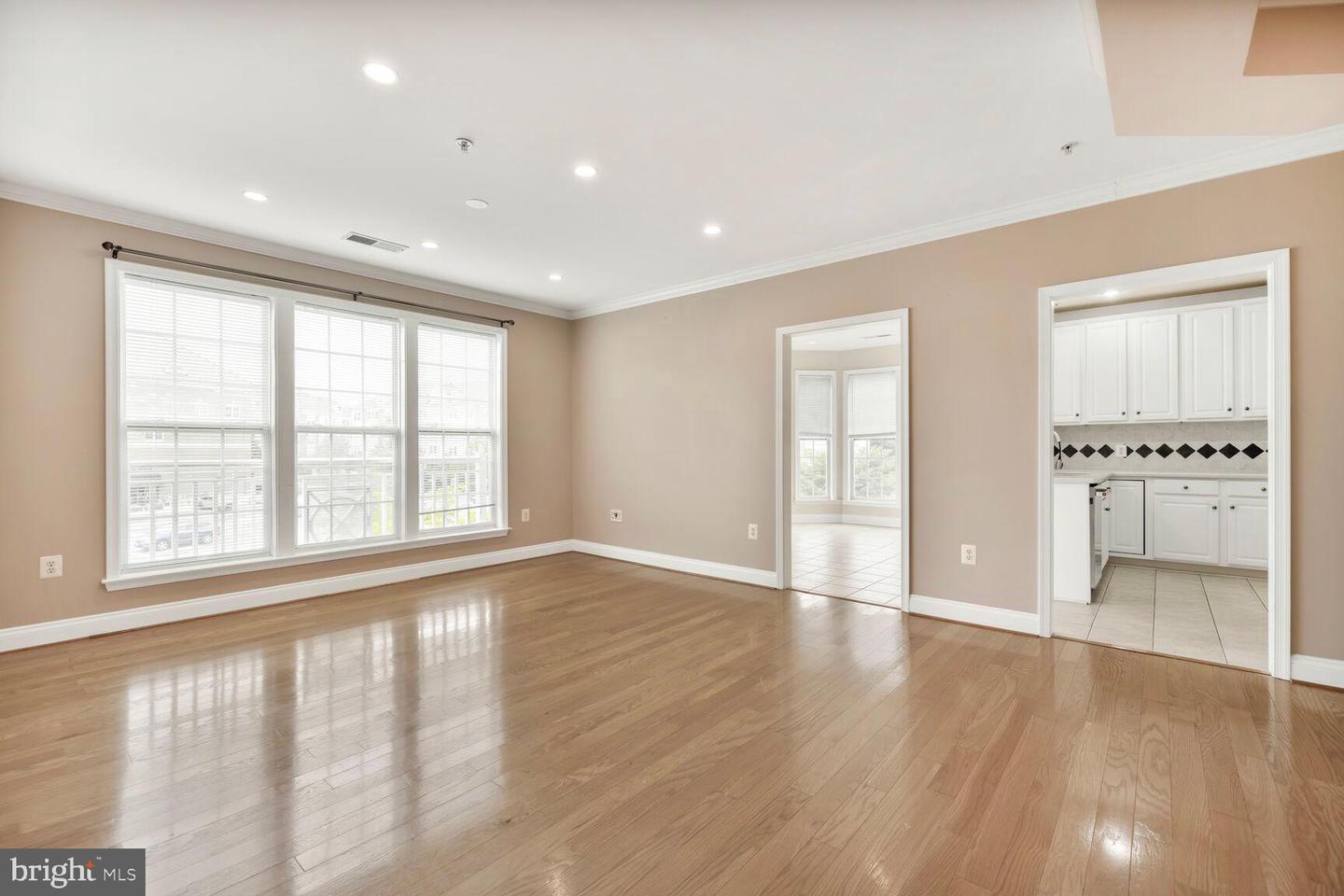305 REDLAND BLVD #303